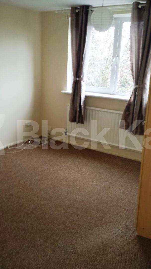 			3 Bedroom, 1 bath, 1 reception Flat			 The Sandlings, Wood Green